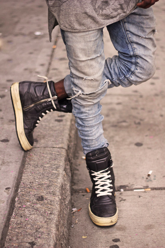 Ripped Skinny Blue Jeans with Rick Owens Sneakers | SOLETOPIA