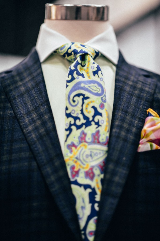 Paisley Tie × Plaid | SOLETOPIA