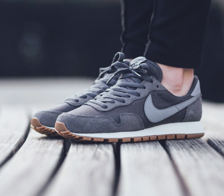 NIKE Air Pegasus 83 Dark Grey | SOLETOPIA