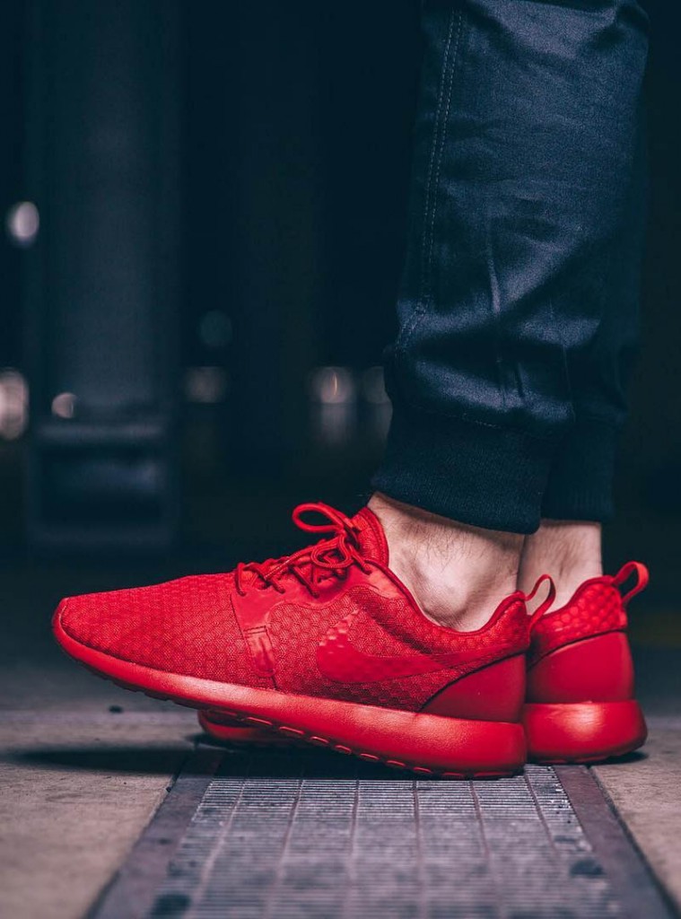 Uni Red Roshe One Hyperfuse | SOLETOPIA