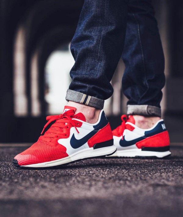 NIKE Air Berwuda Uni Red | SOLETOPIA