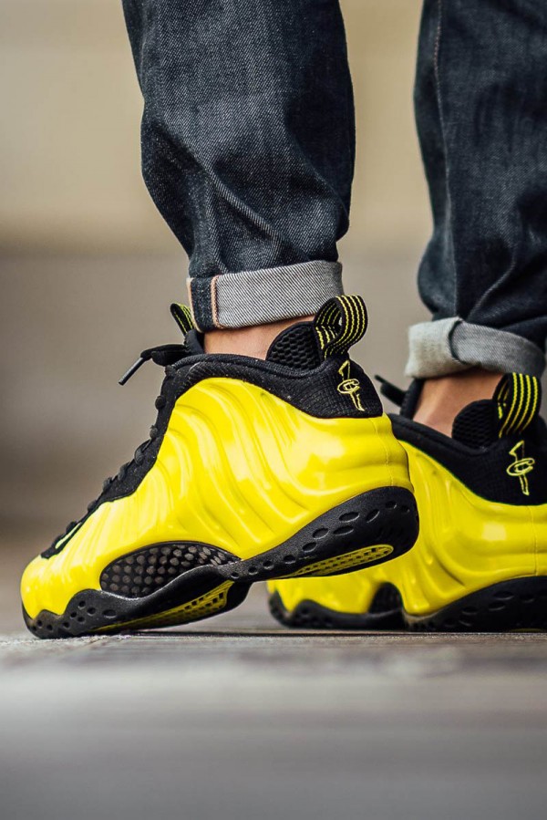 black and yellow nike foamposites