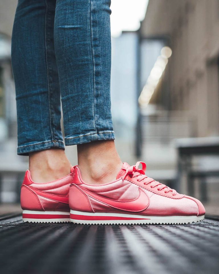 coral nike cortez